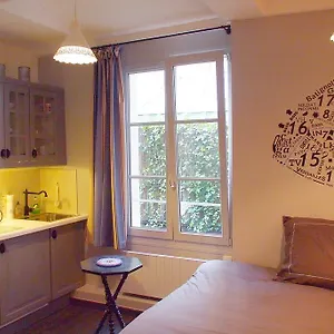 Petit - Oasis In Marais דירה